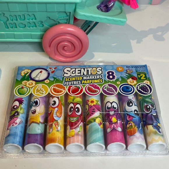 Num Noms 🎨🖌️🖼️ & Art Cart bundle - Picture 4 of 12